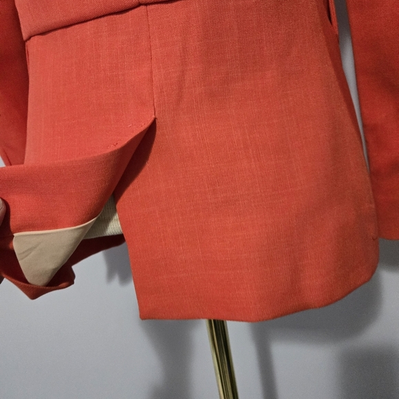 W118 BY WALTER BAKER Orange Midzipped Blazer. Size XS - Picture 6 of 15
